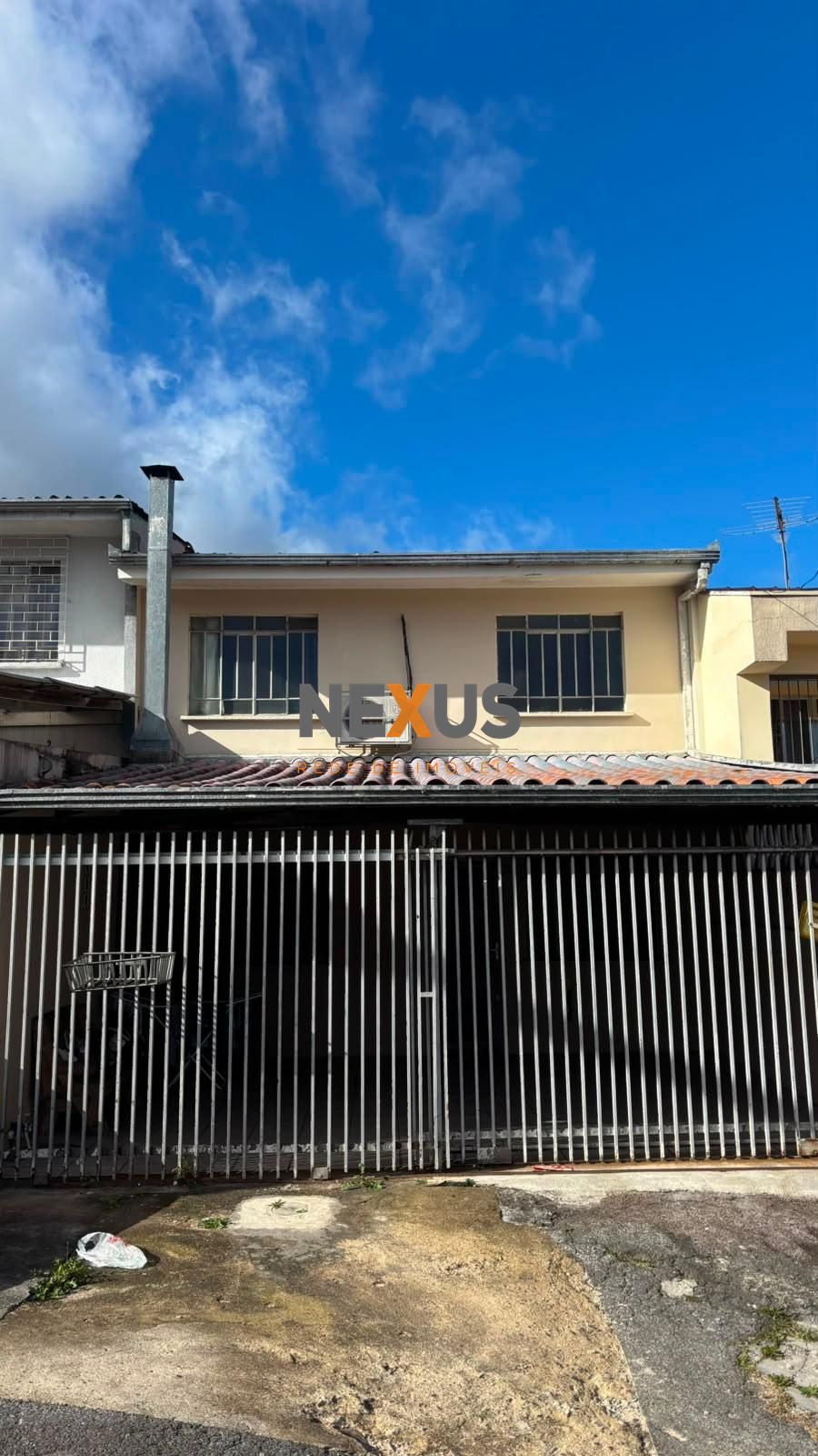 Sobrado Bairro alto 91 m2, 03 qtos, 02 vgs, terreno nos fundos...