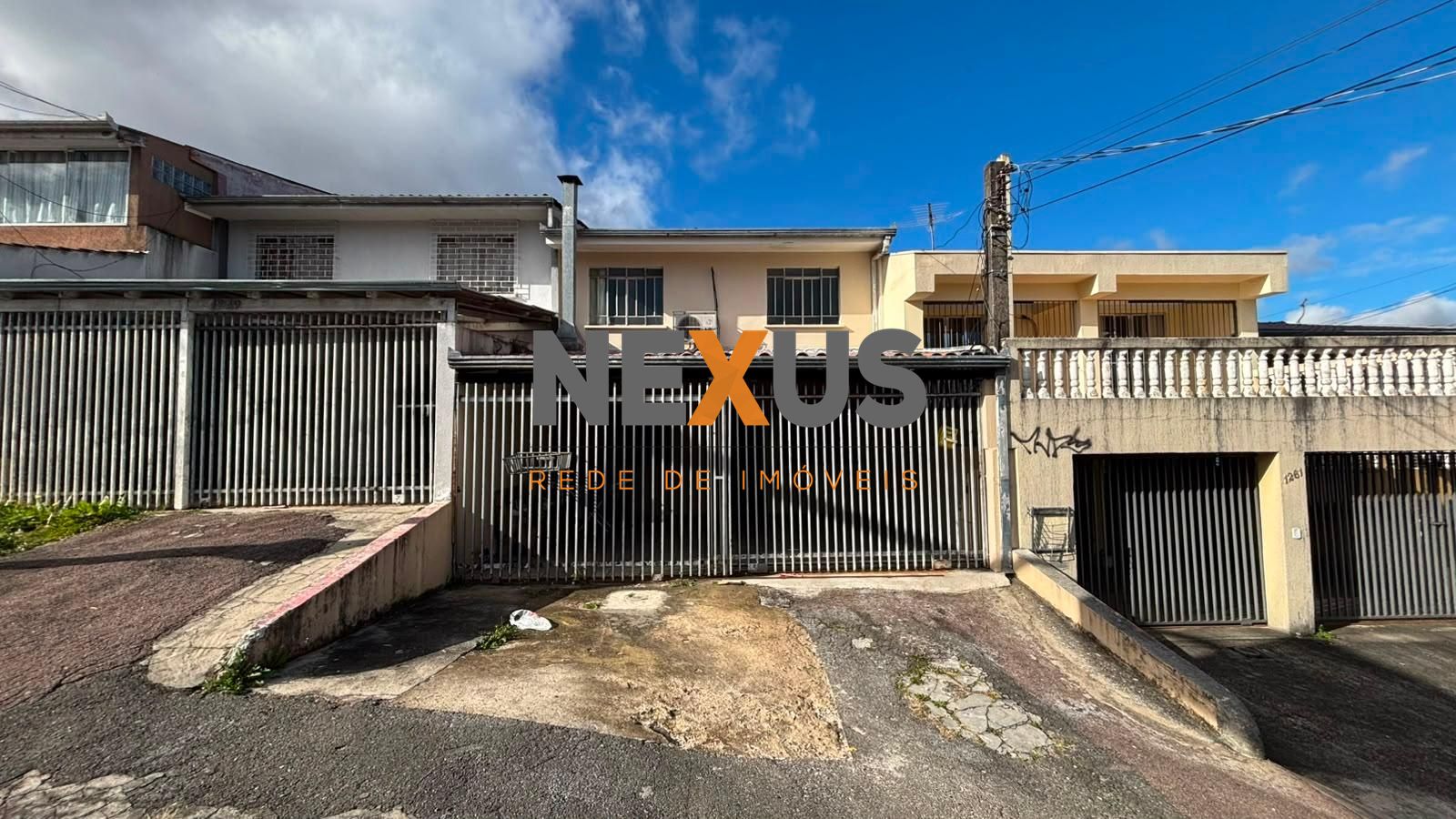 Sobrado Bairro alto 91 m2, 03 qtos, 02 vgs, terreno nos fundos...