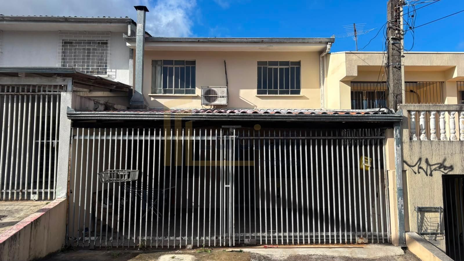 Sobrado Bairro alto 91 m2, 03 qtos, 02 vgs, terreno nos fundos...