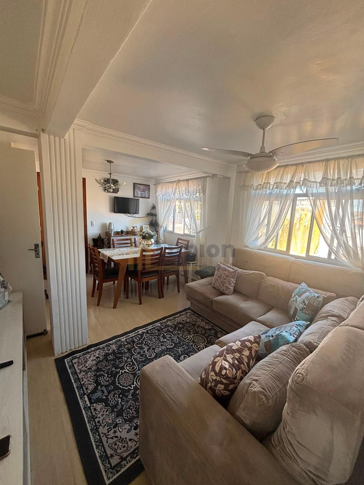 Apartamento Semi Mobiliado com excelente aproveitamento de esp...