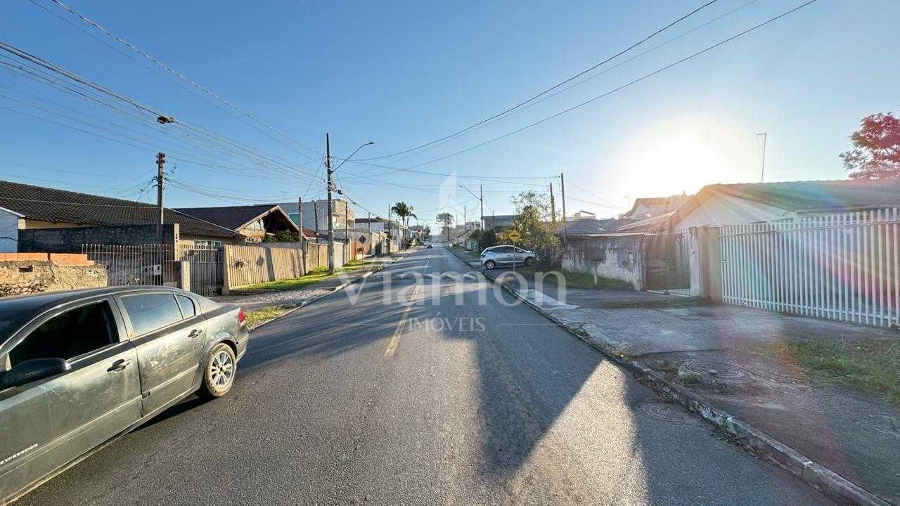 Terreno com projeto aprovado, com 180m². Excelente localização...