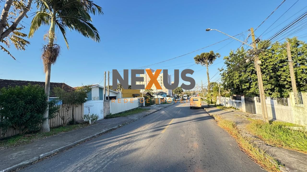 Terreno com projeto aprovado, com 180m². Excelente localização...