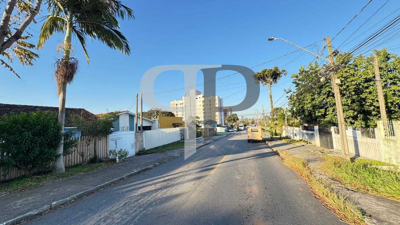 Terreno com projeto aprovado, com 180m². Excelente localização...