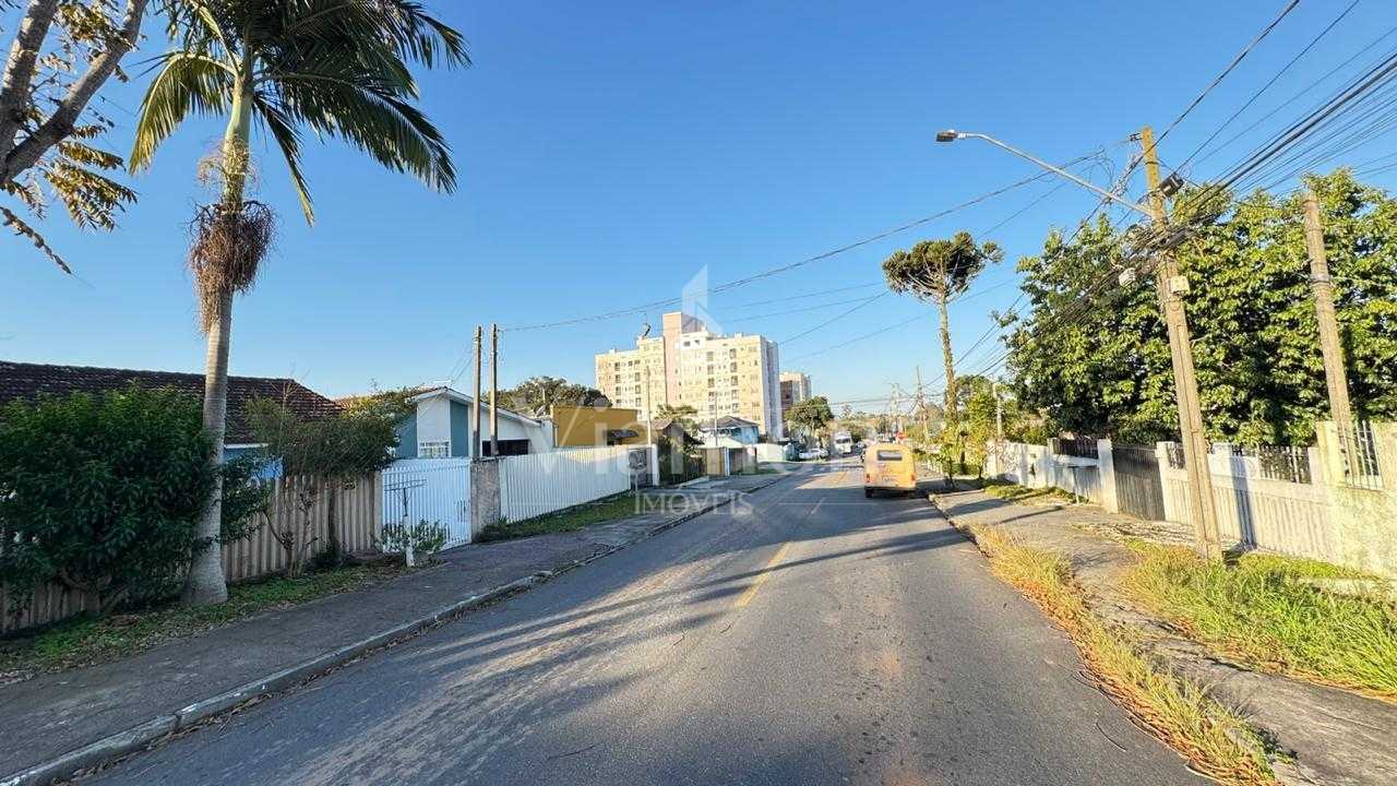 Terreno com projeto aprovado, com 180m². Excelente localização...