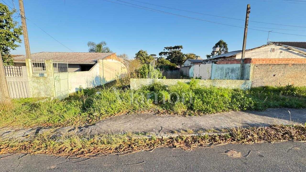 Terreno com projeto aprovado, com 180m². Excelente localização...