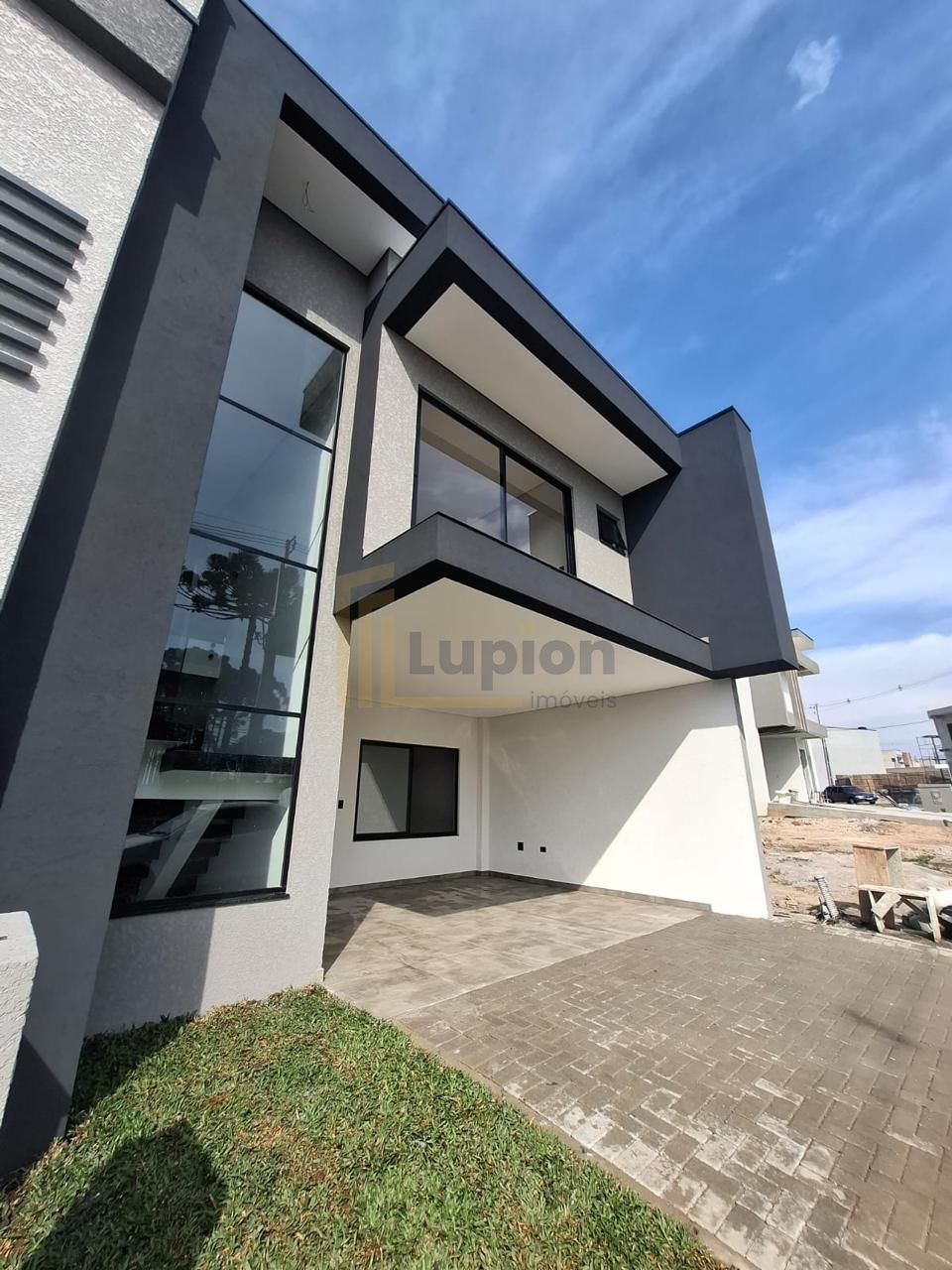 Sobrado de Alto Padrão em Condomínio fechado, 155 m² em SAO JO...