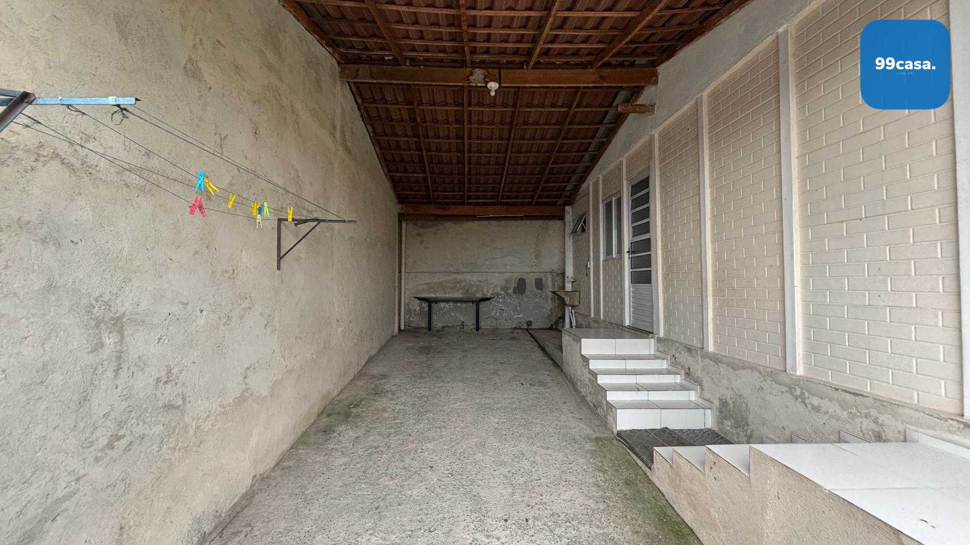 Casa de alvenaria para locação e venda no Bairro Alto, pratici...