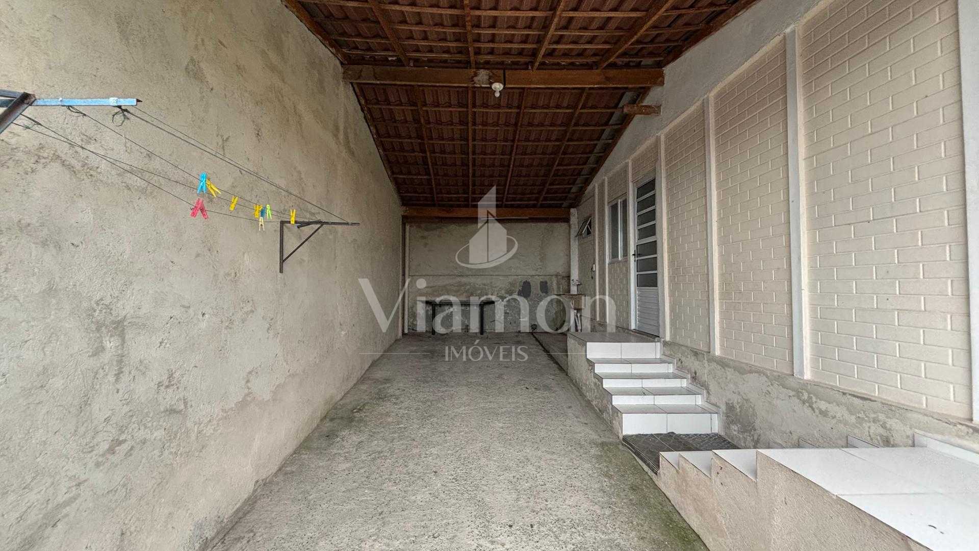 Casa de alvenaria para locação e venda no Bairro Alto, pratici...
