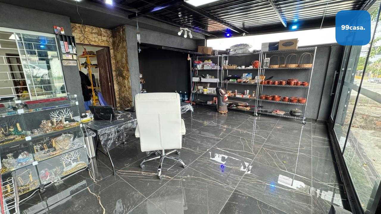 Ponto comercial  residência! Na principal rua do Bairro Alto!