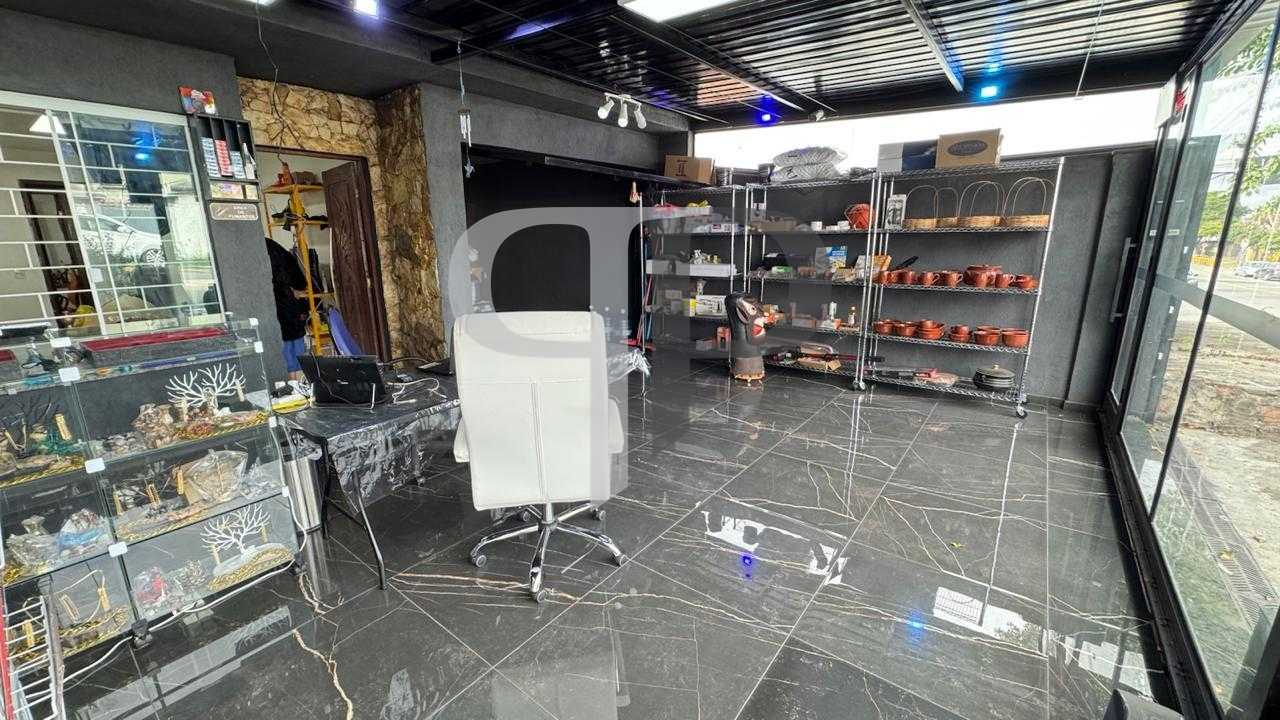 Ponto comercial  residência! Na principal rua do Bairro Alto!