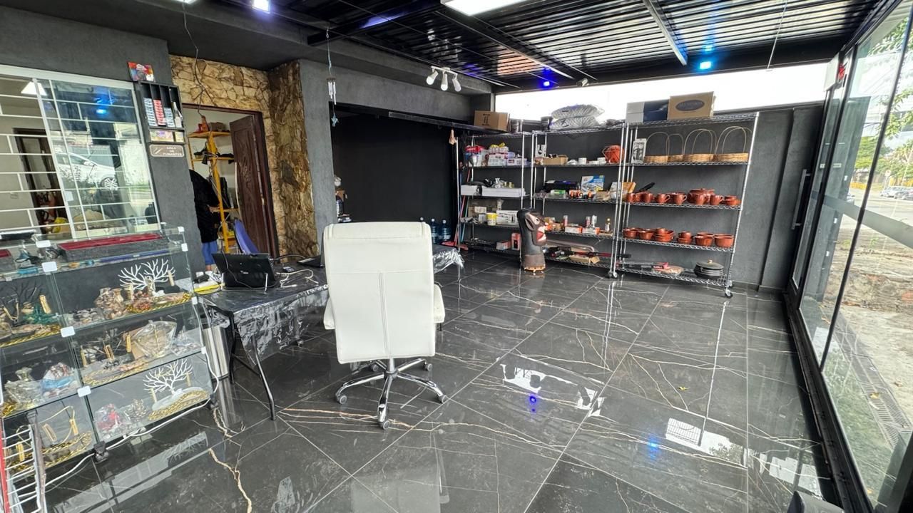 Ponto comercial  residência! Na principal rua do Bairro Alto!
