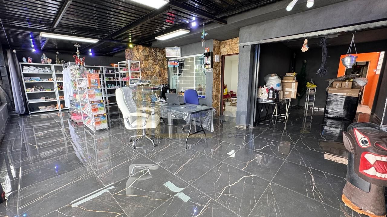 Ponto comercial  residência! Na principal rua do Bairro Alto!