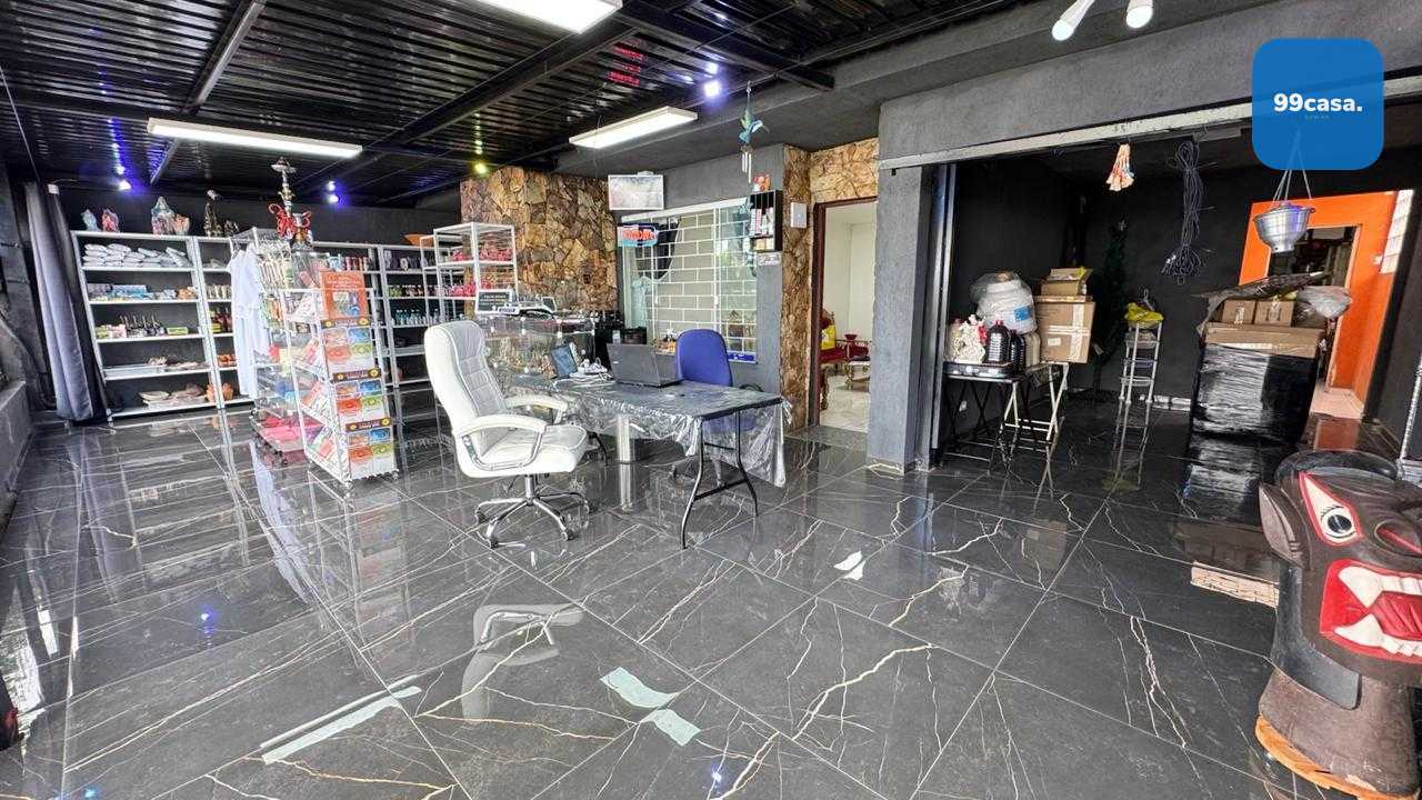Ponto comercial  residência! Na principal rua do Bairro Alto!
