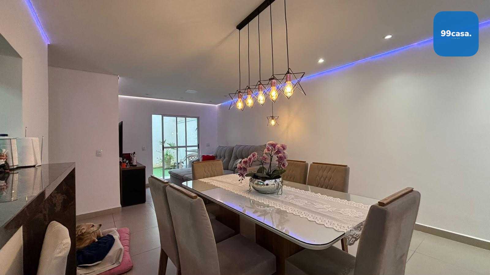 Apartamento com 3 dormitórios à venda, 89 m² privativos, Emili...
