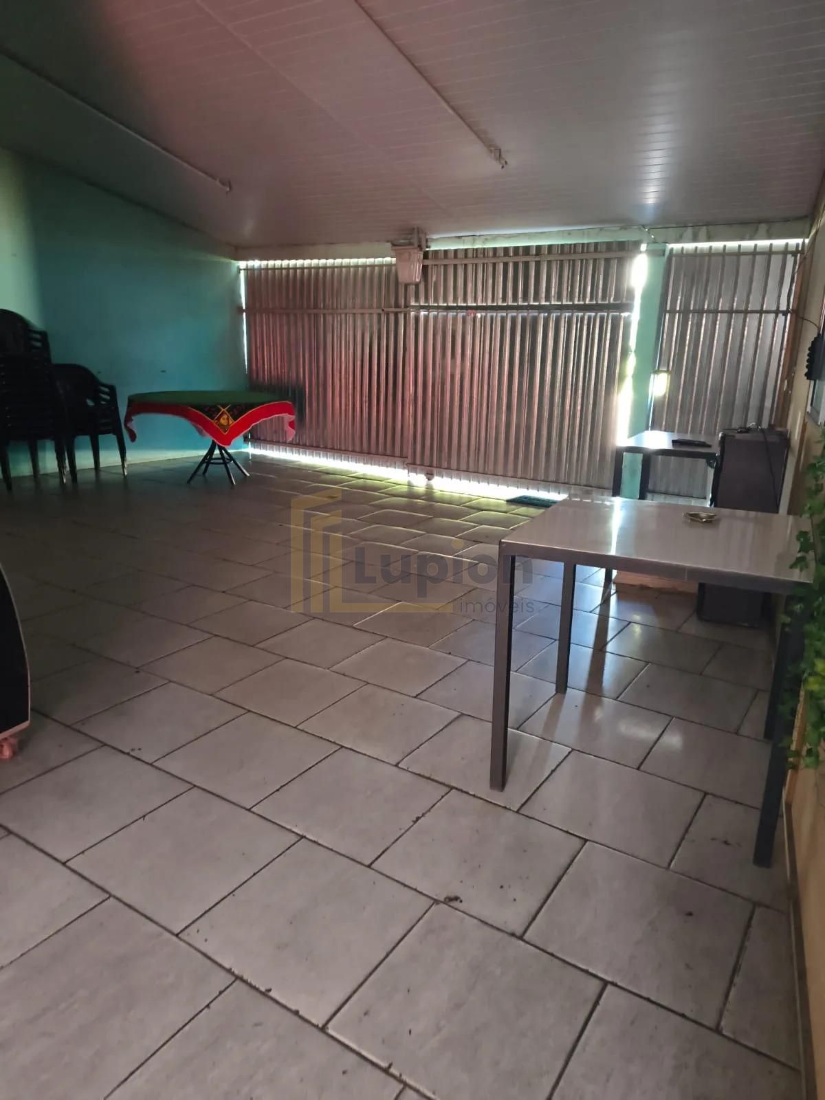 Terreno de esquina na Avenida Maringá à venda! 359,72 m² - Pot...