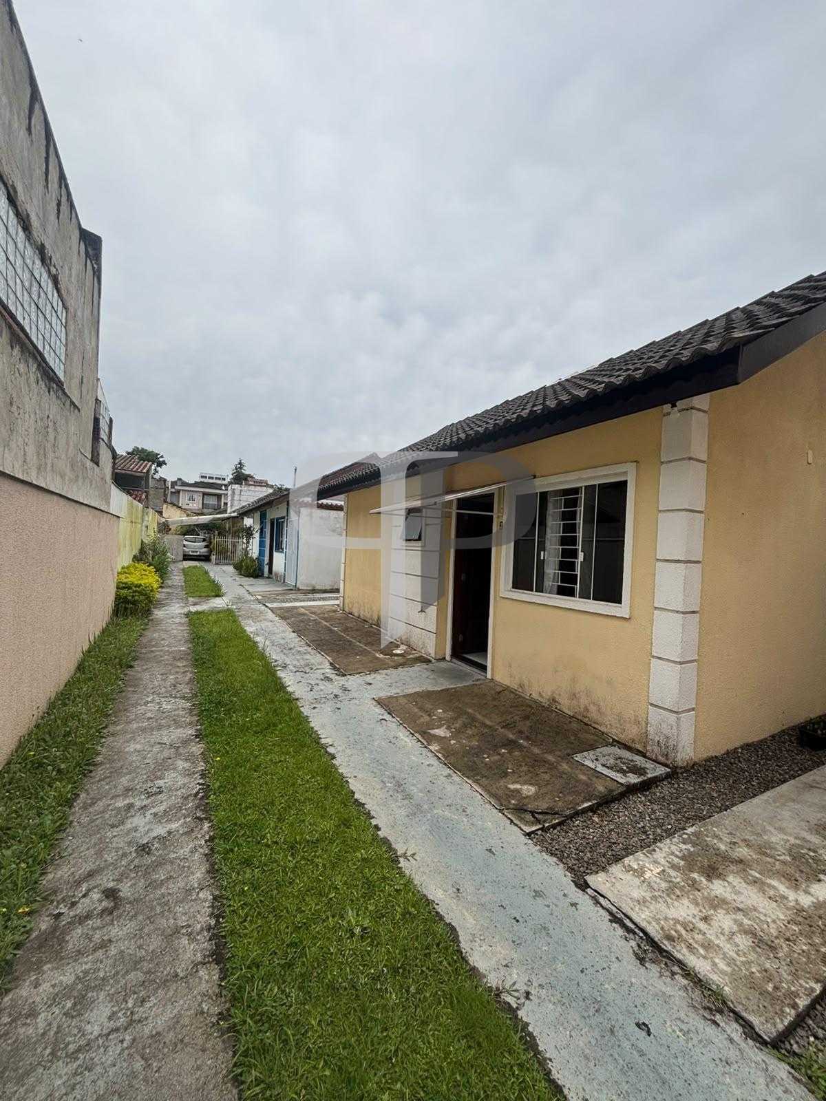 Casa à venda no Bairro Alto! Sala e cozinha conjugadas, 2 quar...