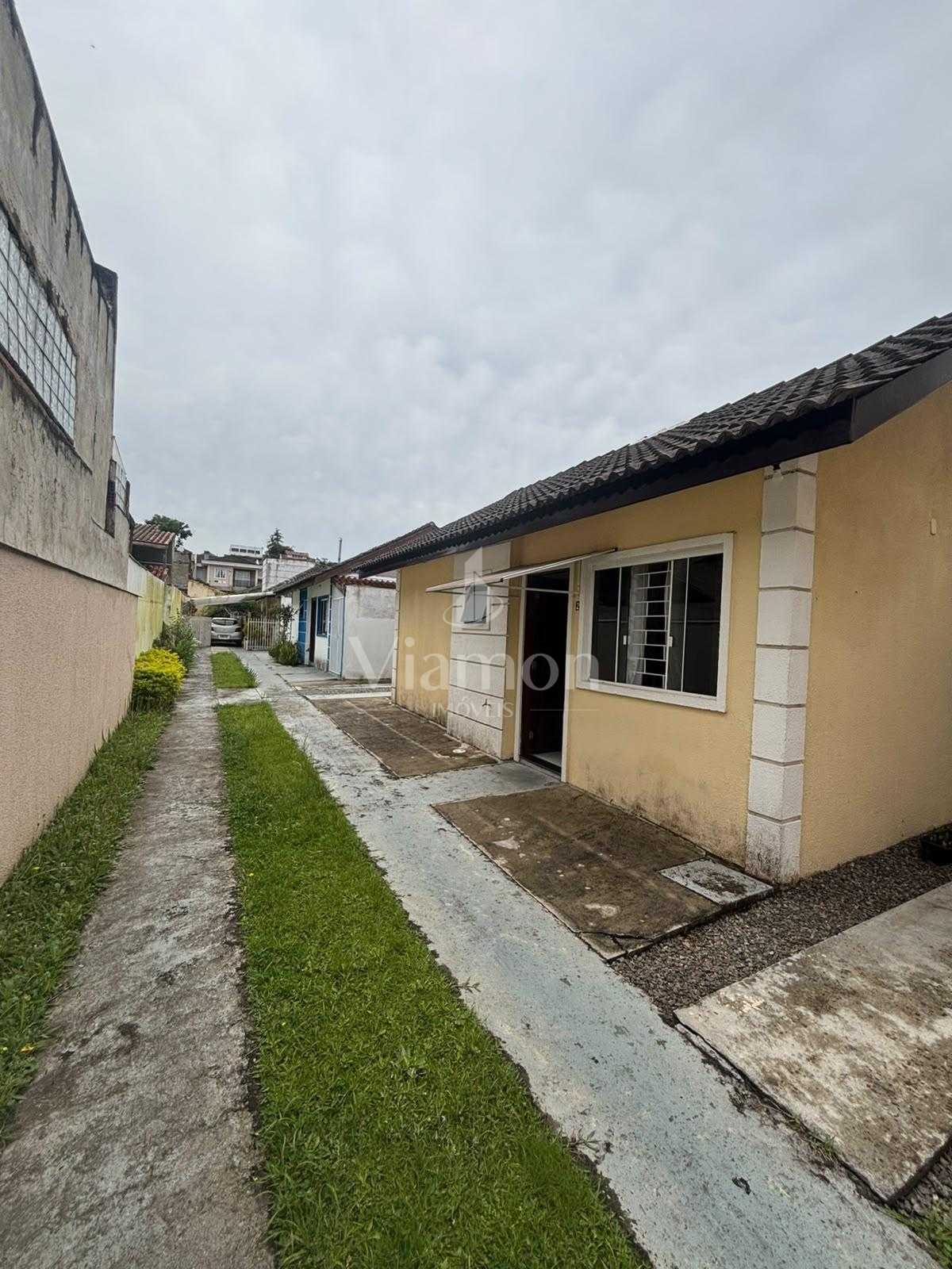 Casa à venda no Bairro Alto! Sala e cozinha conjugadas, 2 quar...