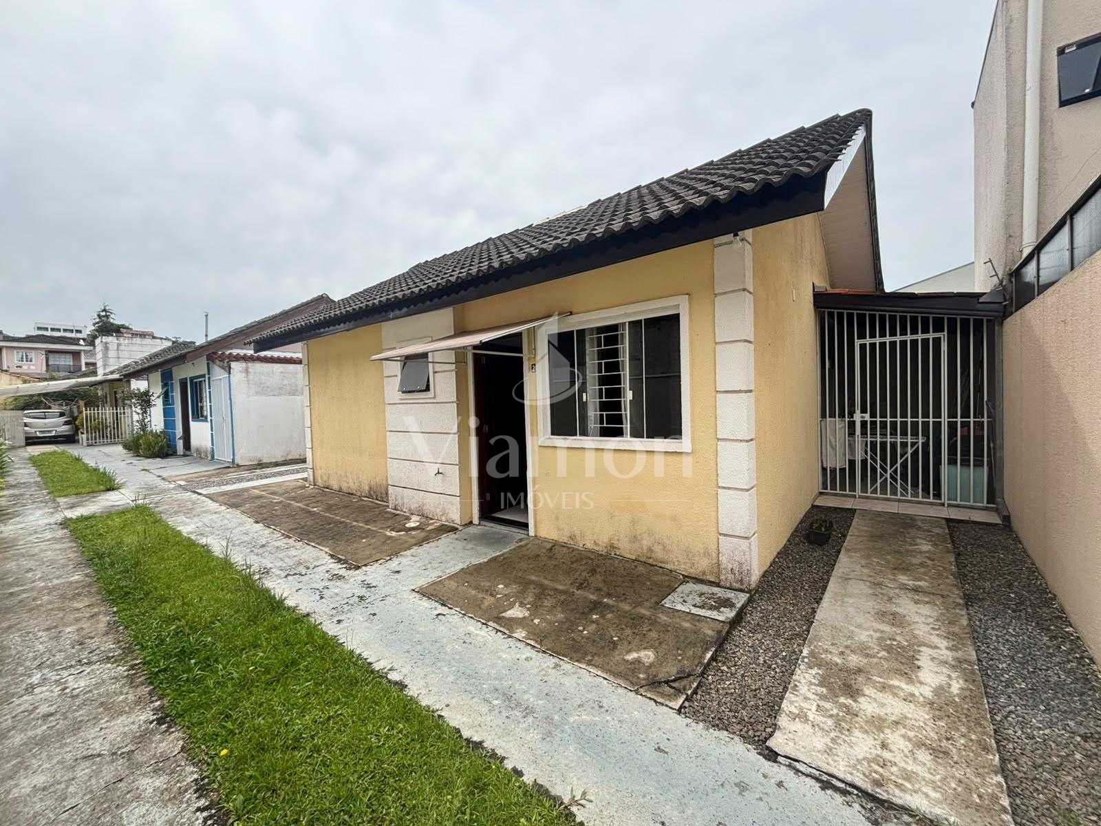 Casa à venda no Bairro Alto! Sala e cozinha conjugadas, 2 quar...