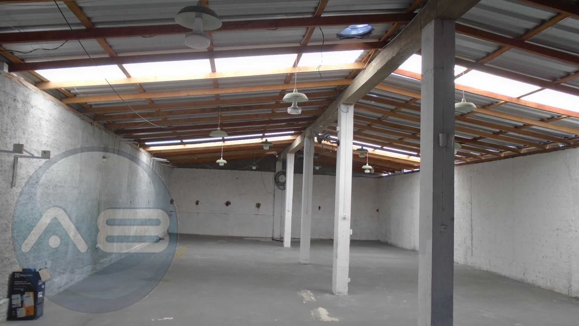 Excelente barracão 380m2, terreno 500 m2, regiao alta R  750 m...