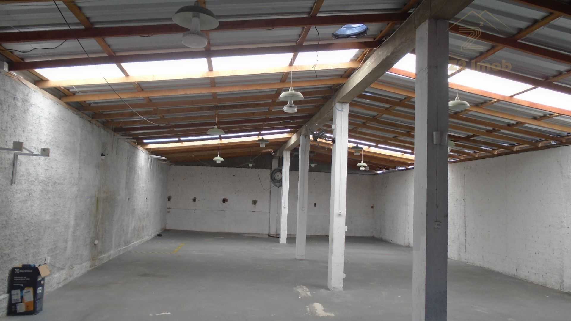 Excelente barracão 380m2, terreno 500 m2, regiao alta R  750 m...