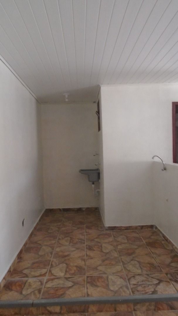 Casa para locação, 2 dormítórios, 60 m² e ao lado do Bosque Mu...