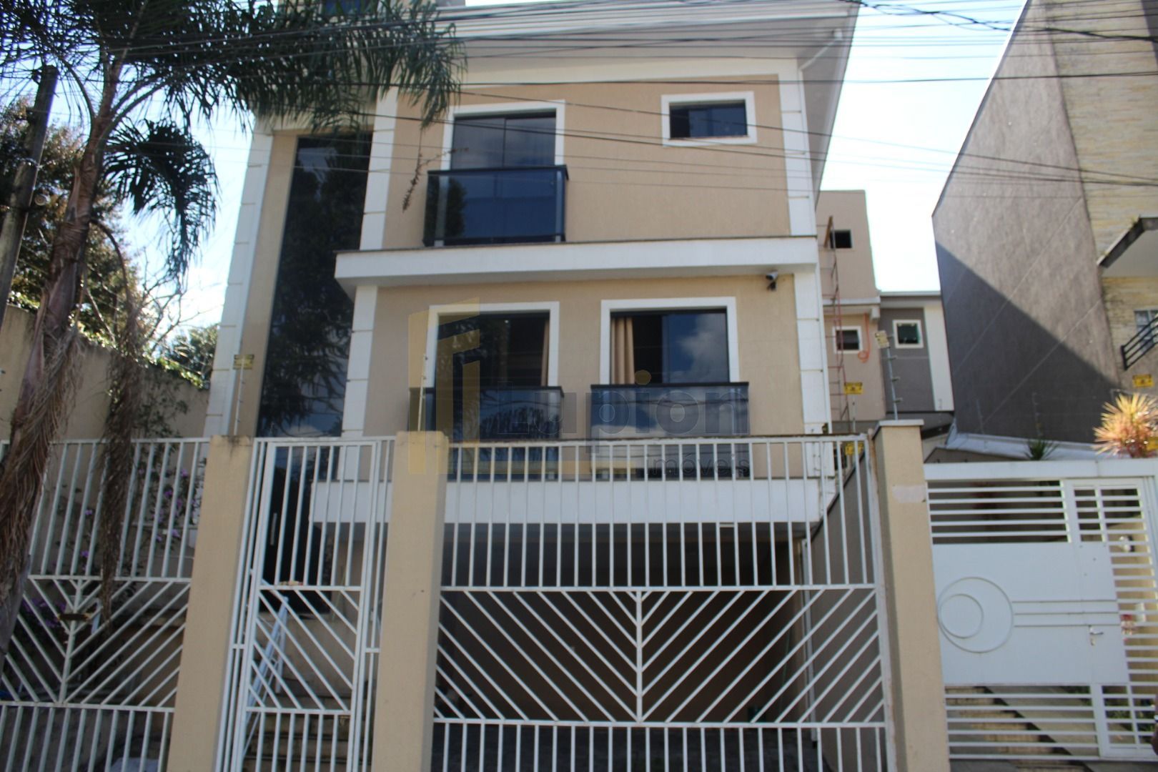 Quadriplex 160 m2, 03 qtos  2 suites , 04 vagas, coz. c arms, ...