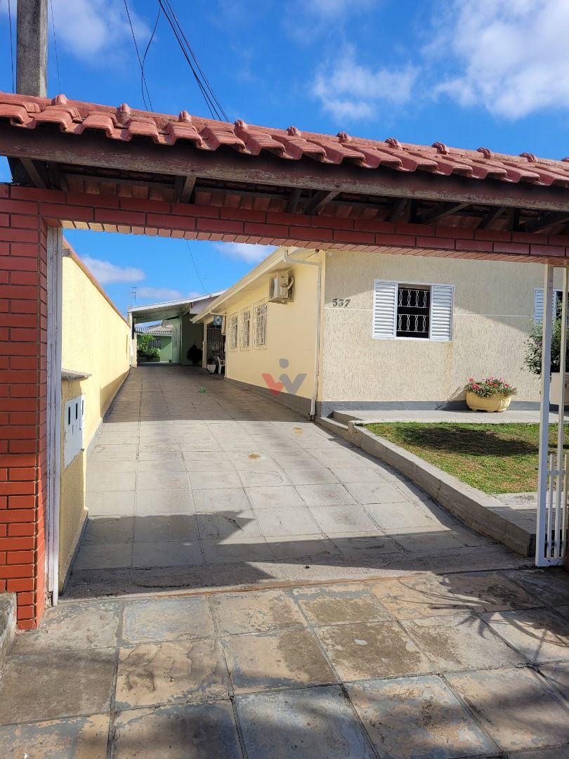 Terreno 500 m2, com 2 casas com 03 qtos cada, total 280m2 cons...