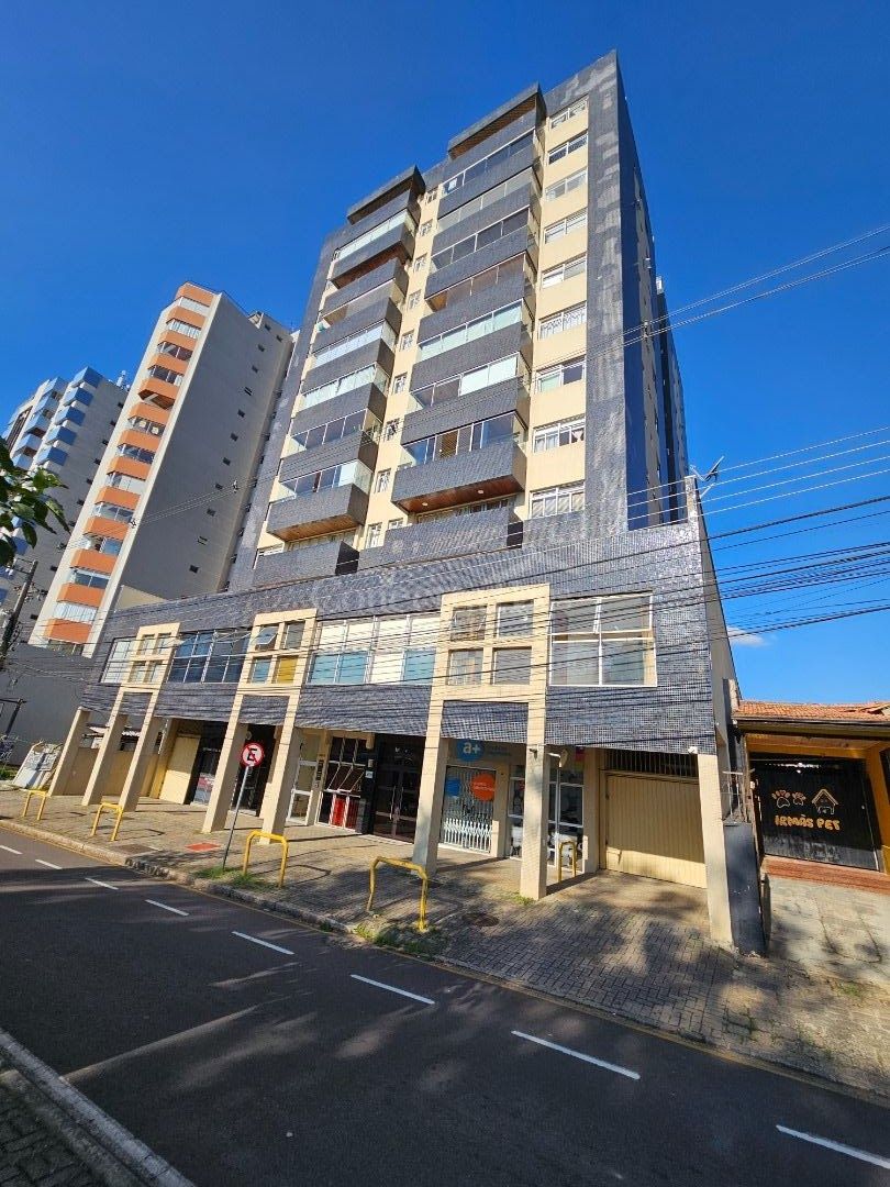 Apto 67 m , térreo, semi-mobiliado, 01 vaga coberta, sacada co...