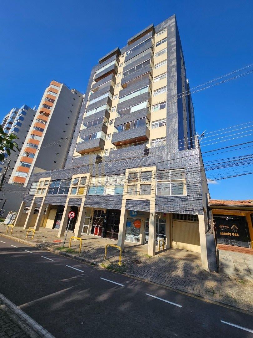 Apto 67 m , térreo, semi-mobiliado, 01 vaga coberta, sacada co...