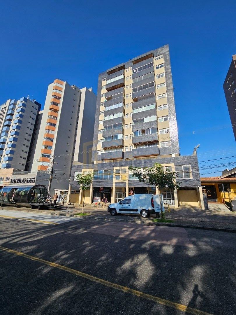 Apto 67 m , térreo, semi-mobiliado, 01 vaga coberta, sacada co...