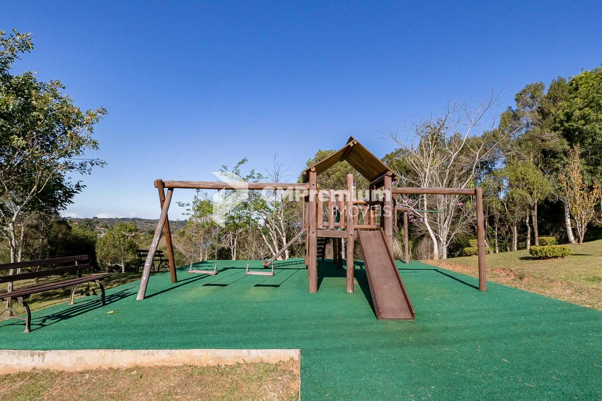 Terreno com 1.052,72 m  em Condomínio Fechado de Alto Padrão a...