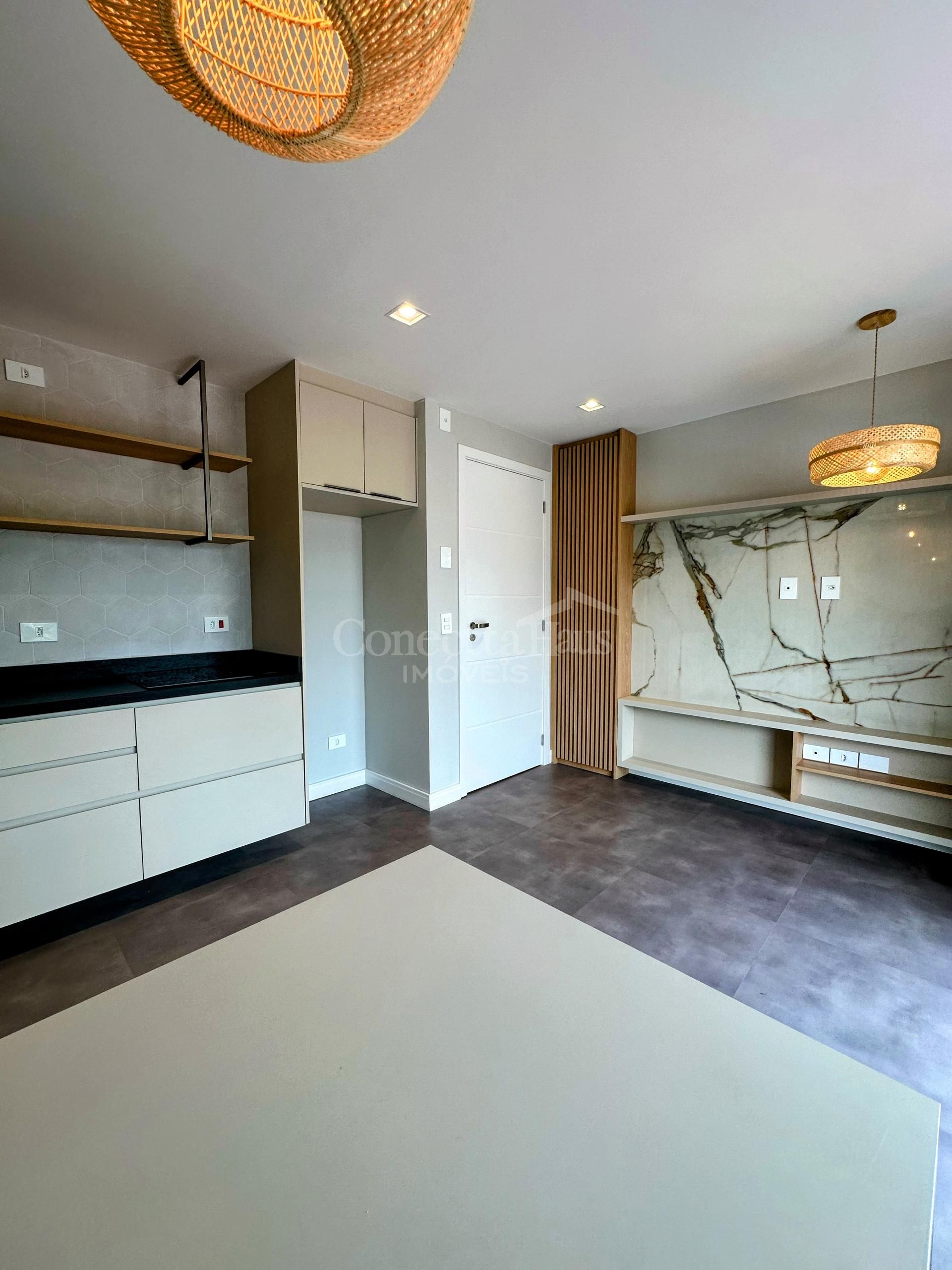 Studios na Vila Izabel, metragem diferenciada e sacada ampla c...