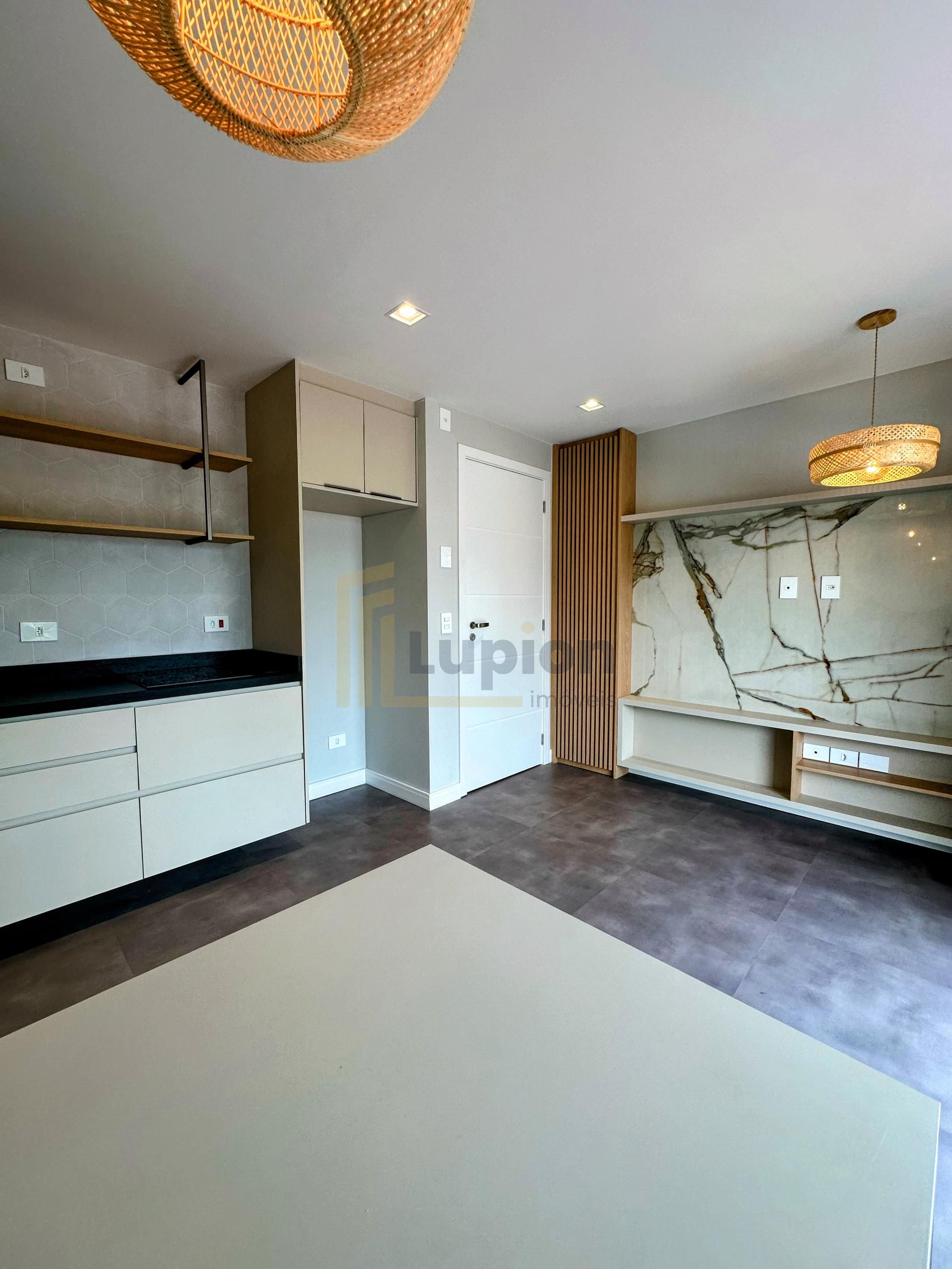 Studios na Vila Izabel, metragem diferenciada e sacada ampla c...