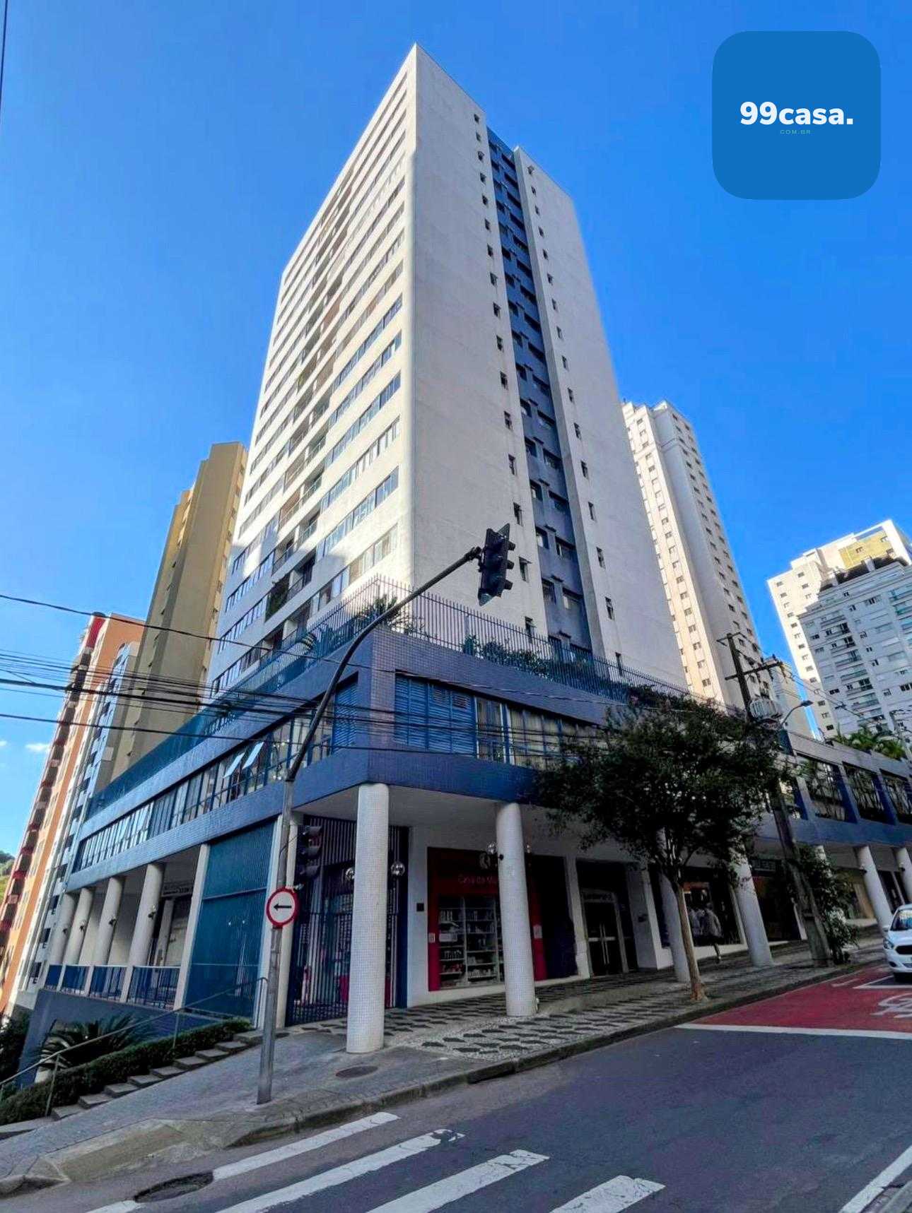 Apartamento 3 quartos com suíte no Bigorrilho em andar alto   