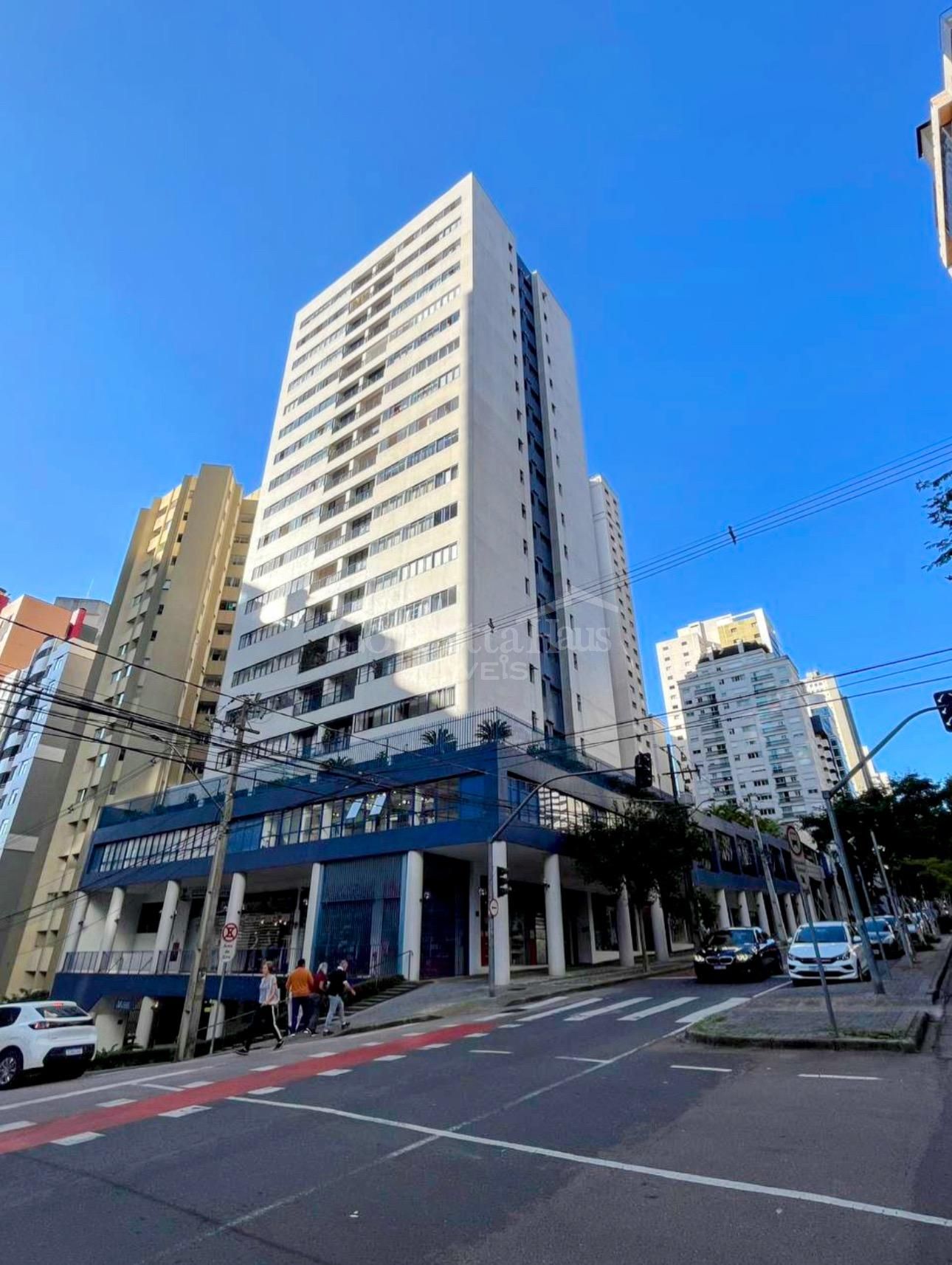 Apartamento 3 quartos com suíte no Bigorrilho em andar alto   