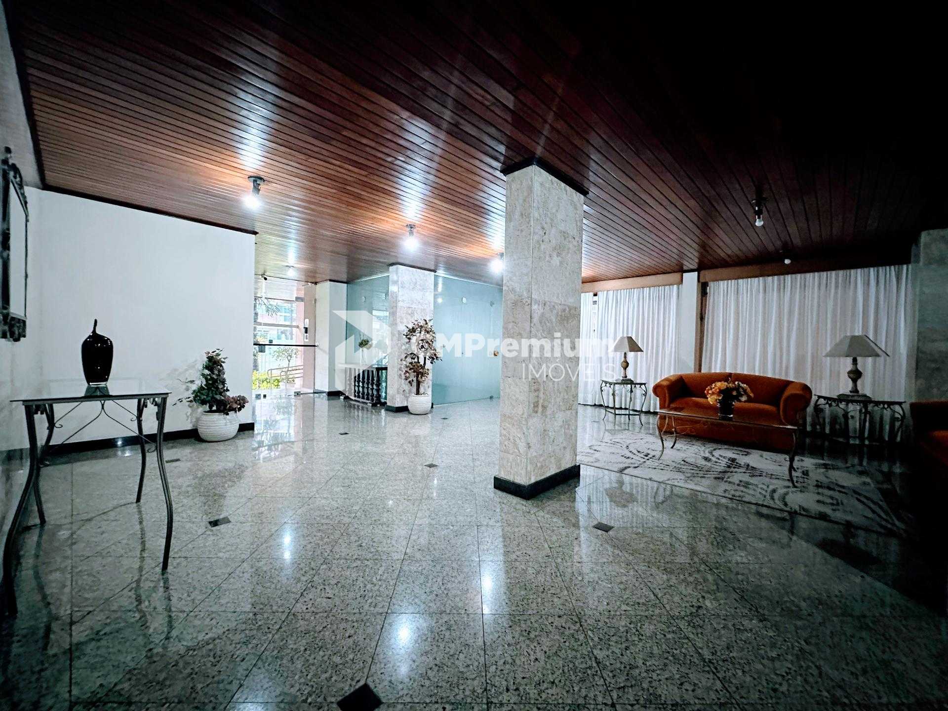 Amplo Apartamento com 125,96 m  privativos no Bigorrilho   