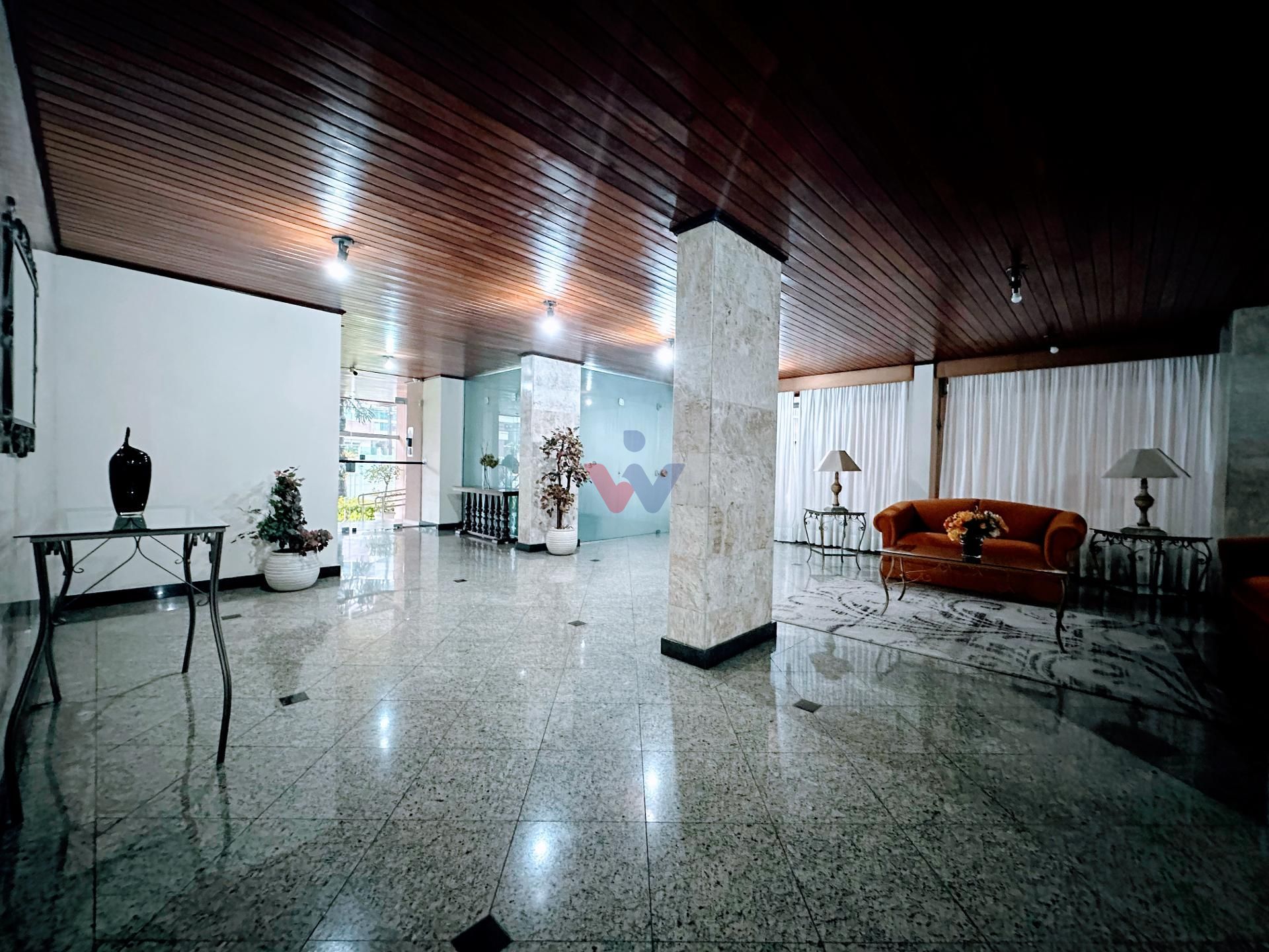 Amplo Apartamento com 125,96 m  privativos no Bigorrilho   