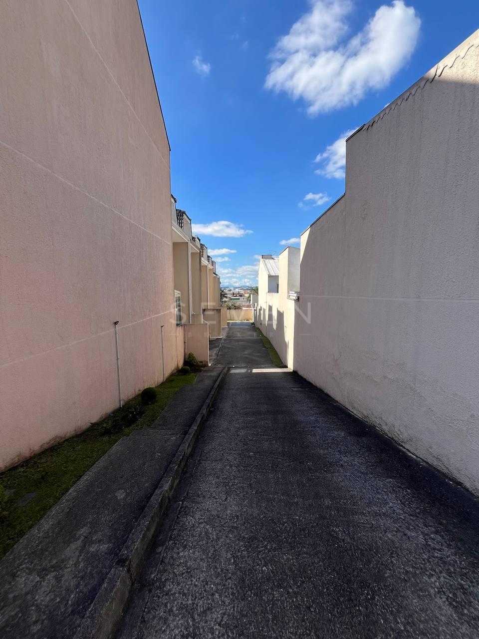 Sobrado triplex no Bairro Alto com garden, espaço gourmet e sa...