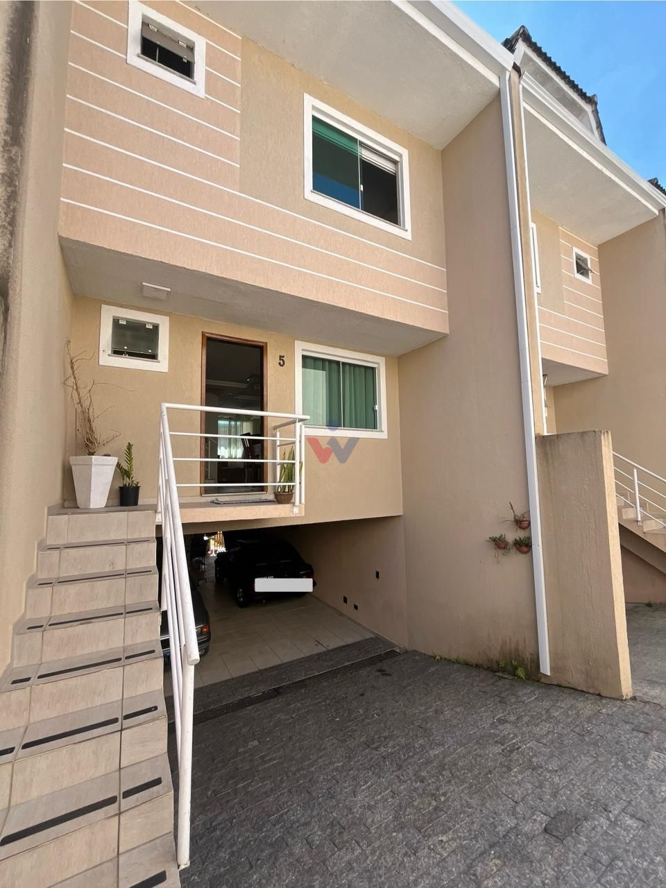 Sobrado triplex no Bairro Alto com garden, espaço gourmet e sa...