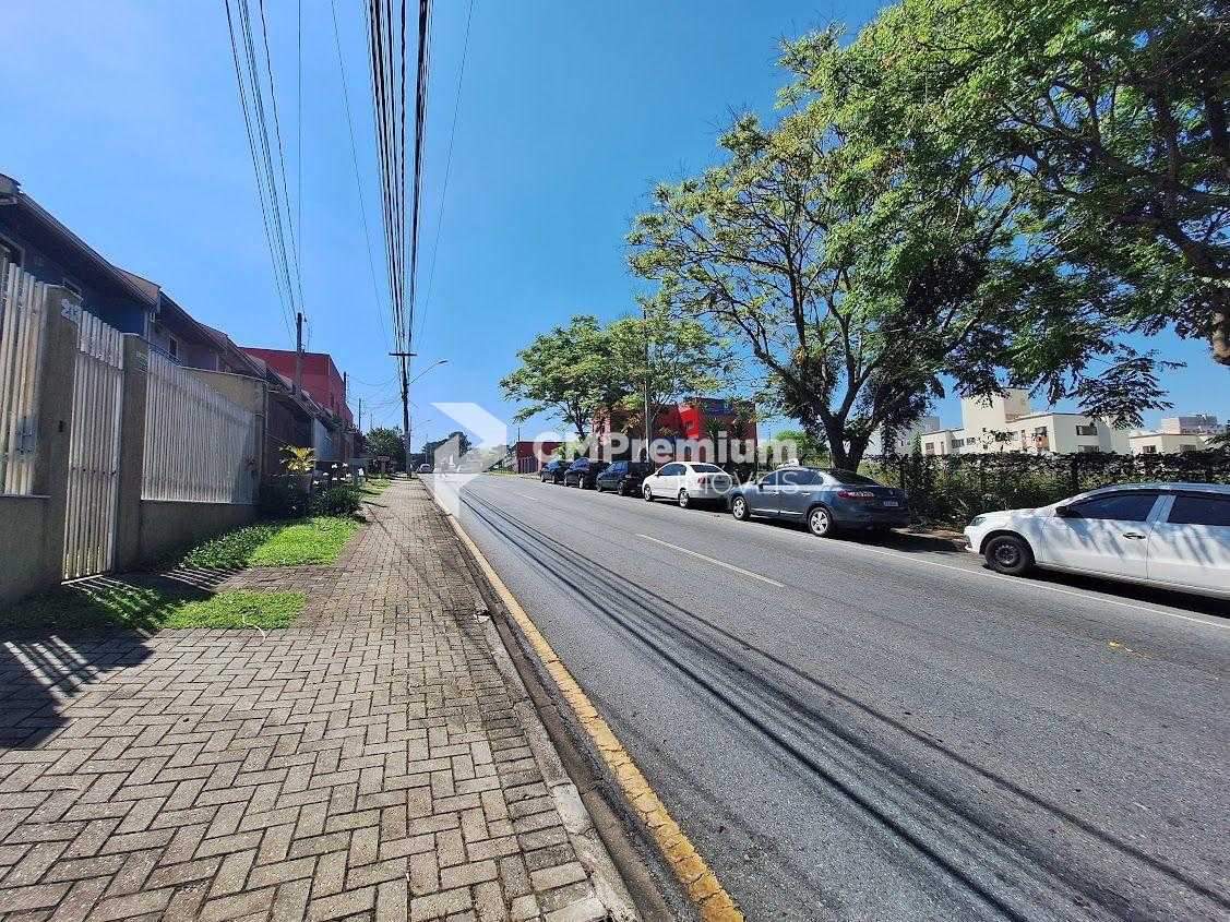 Sobrado Duplex no Bairro Uberaba, com ótima localização   CURI...