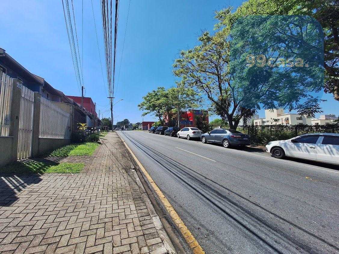Sobrado Duplex no Bairro Uberaba, com ótima localização   CURI...
