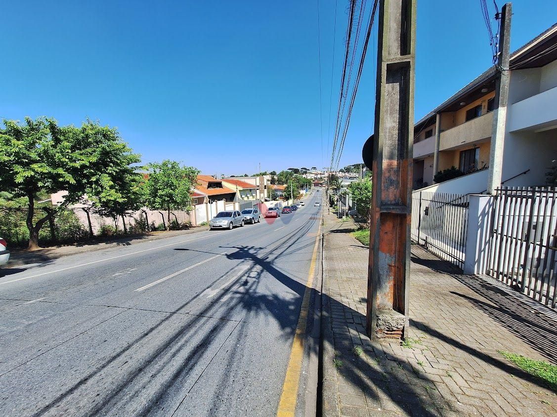 Sobrado Duplex no Bairro Uberaba, com ótima localização   CURI...