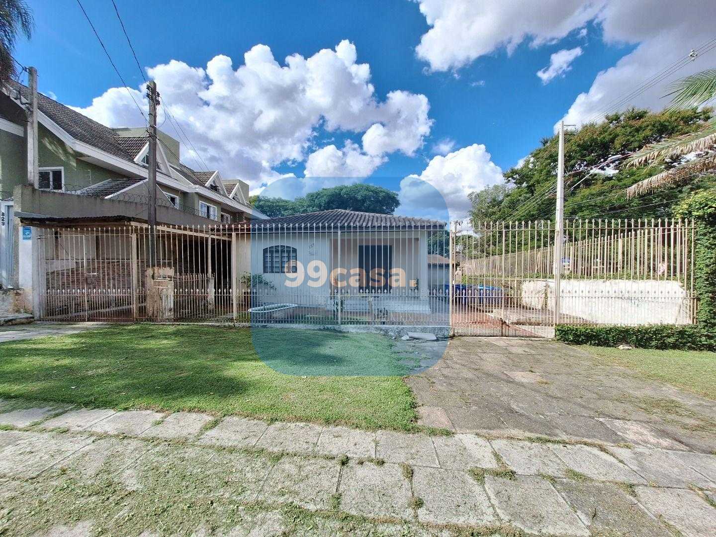 Casa t?rrea com terreno amplo e dois dormit?rios em Fazenda Ri...