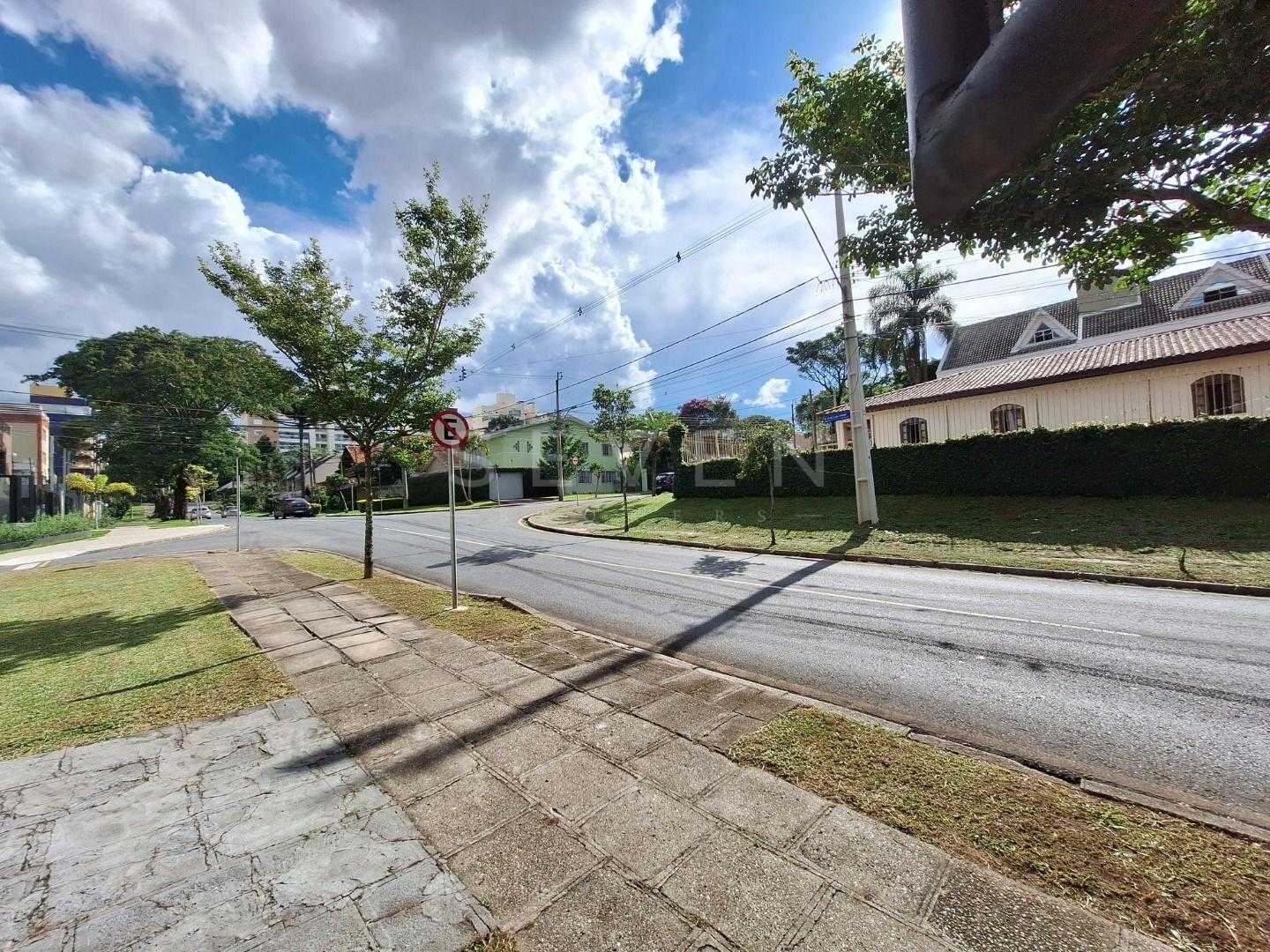 Terreno de Esquina à Venda no Água Verde  416 m  em Localizaç...