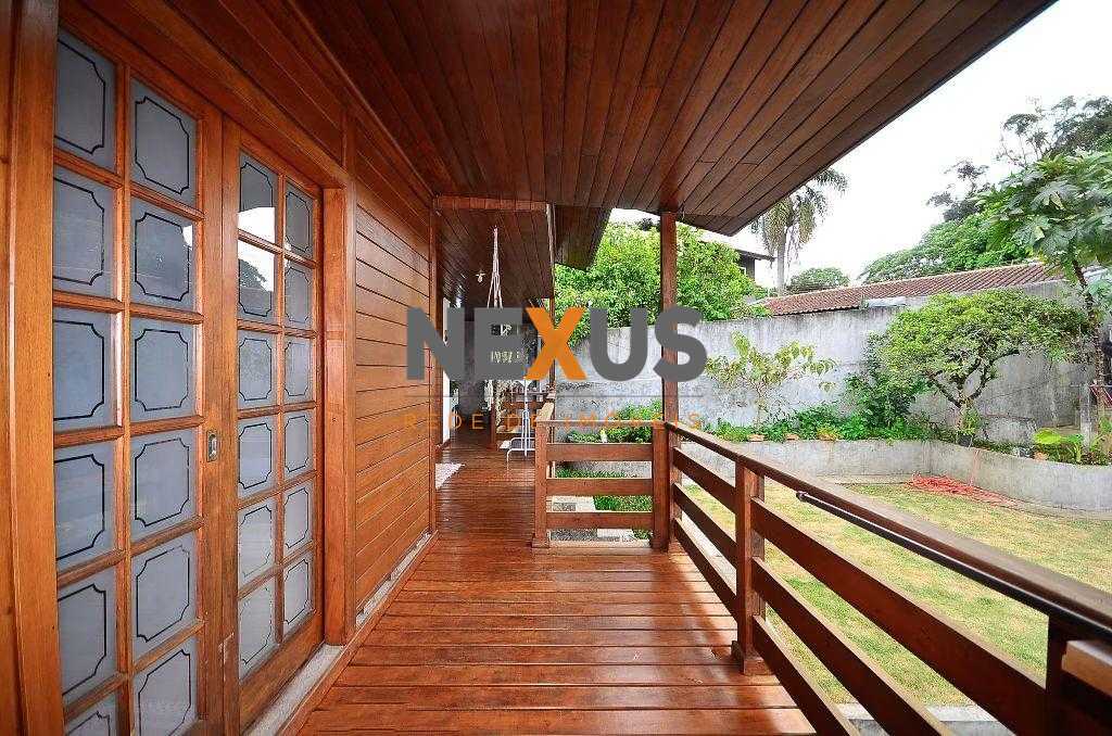 Casa com Galpão em Terreno ZR-2 à Venda | Barreirinha