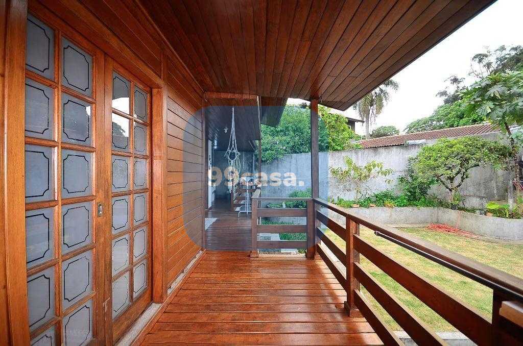 Casa com Galpão em Terreno ZR-2 à Venda | Barreirinha
