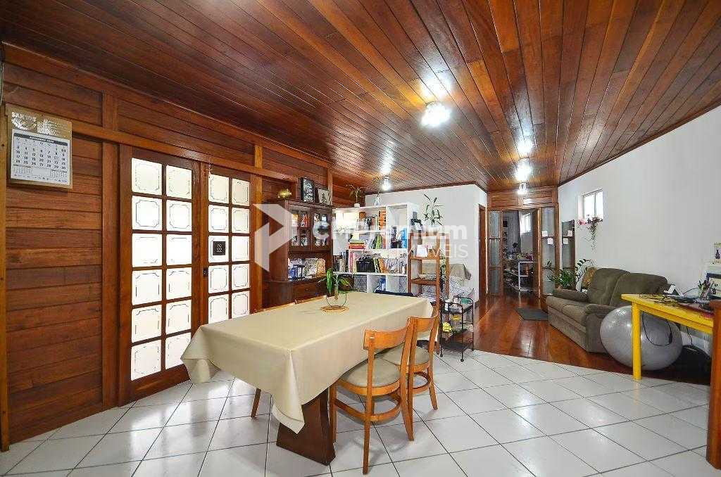 Casa com Galpão em Terreno ZR-2 à Venda | Barreirinha