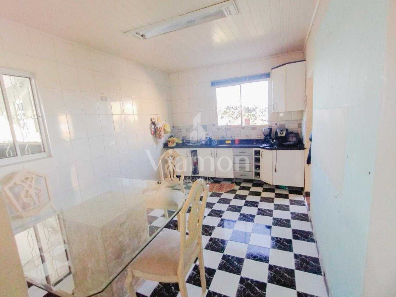 Residência Ampla com Piscina e Vista para a Natureza  Vila Gi...