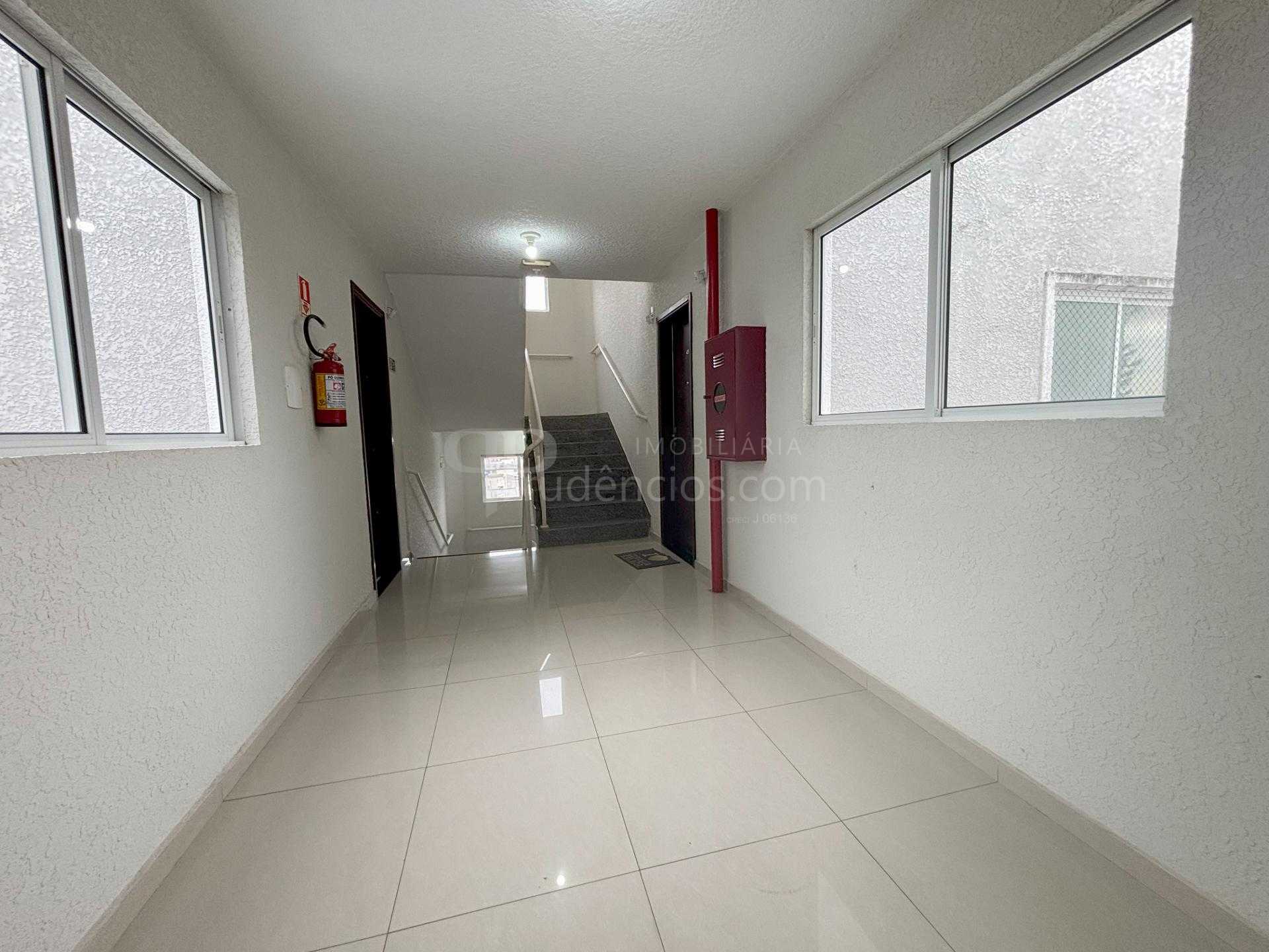 Apartamento para Alugar no Alto Boqueirão | 2 Quartos, Sacada,...