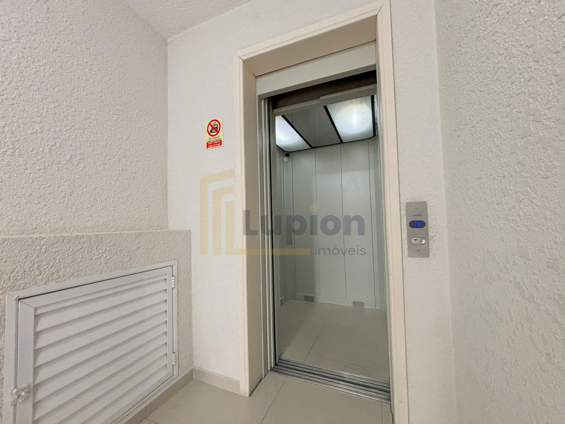 Apartamento para Alugar no Alto Boqueirão | 2 Quartos, Sacada,...